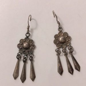 Earrings Flower motif hanging moveable silver metal excellent condition